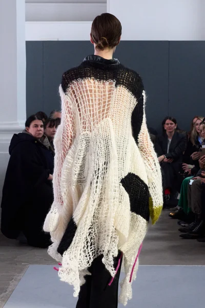 Look 11